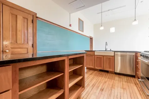 172 Falmouth Street Portland ME 04102