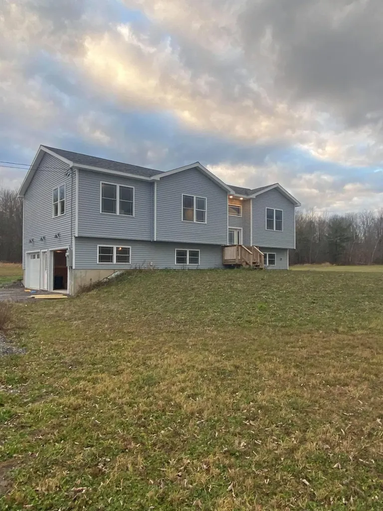 24 Cloughsdale Lane West Gardiner ME 04345