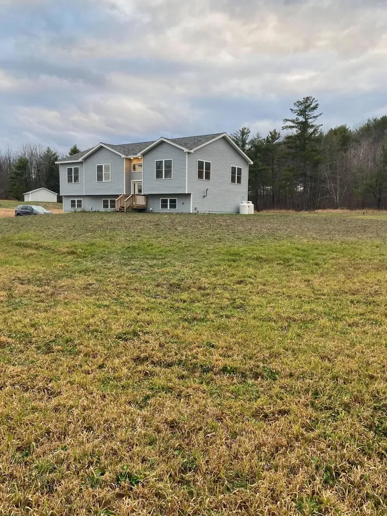 24 Cloughsdale Lane West Gardiner ME 04345