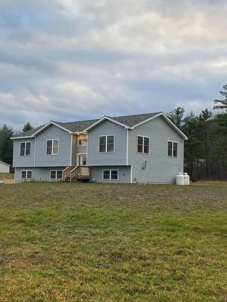 24 Cloughsdale Lane West Gardiner ME 04345