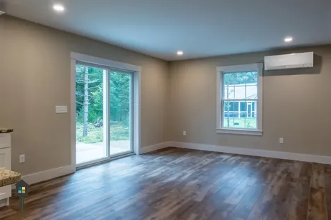 68 Somerset Place Topsham ME 04086