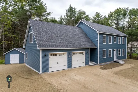 68 Somerset Place Topsham ME 04086