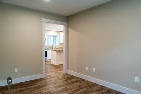 68 Somerset Place Topsham ME 04086