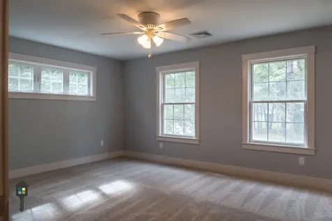 68 Somerset Place Topsham ME 04086