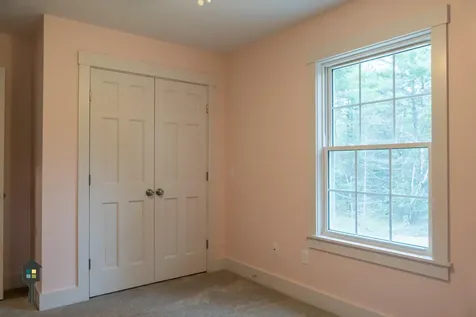 68 Somerset Place Topsham ME 04086
