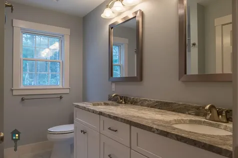 68 Somerset Place Topsham ME 04086