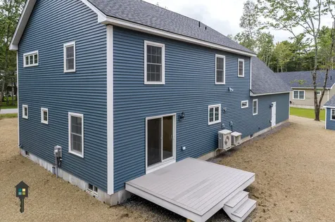 68 Somerset Place Topsham ME 04086
