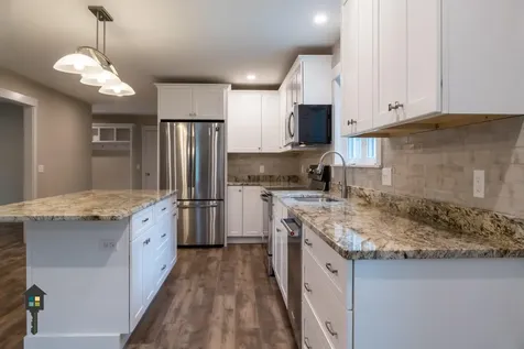 68 Somerset Place Topsham ME 04086