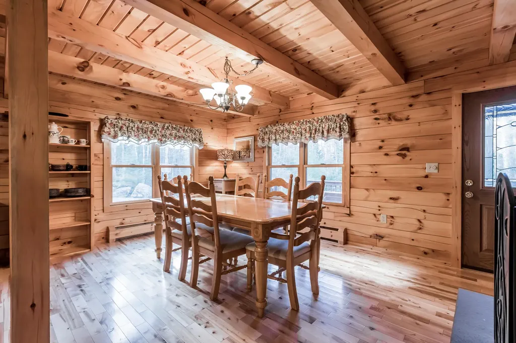 15 Daniel Drive Gardiner ME 04345