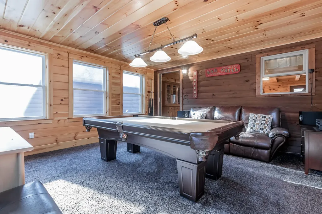 15 Daniel Drive Gardiner ME 04345