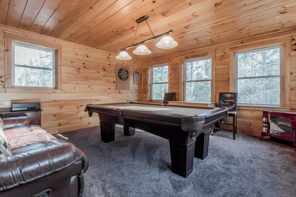 15 Daniel Drive Gardiner ME 04345