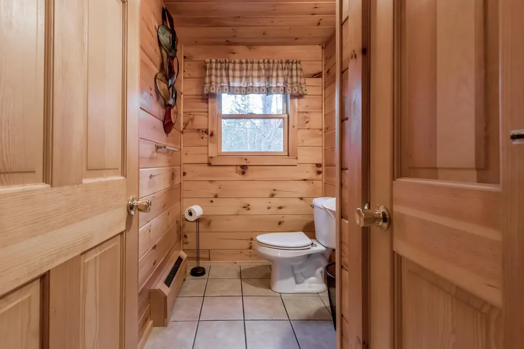15 Daniel Drive Gardiner ME 04345