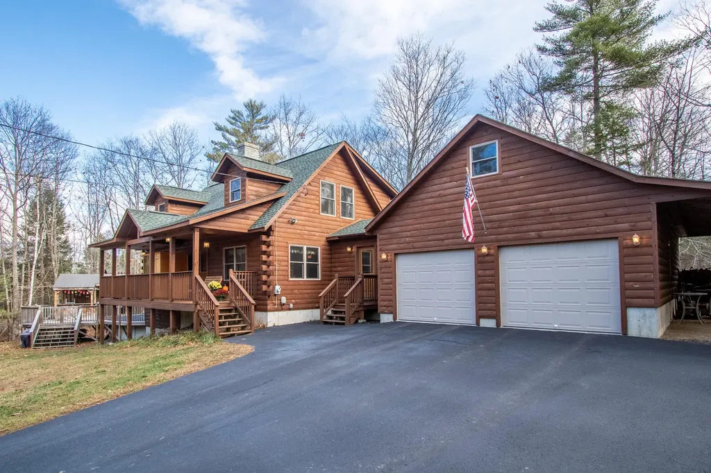 15 Daniel Drive Gardiner ME 04345