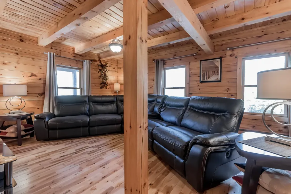 15 Daniel Drive Gardiner ME 04345