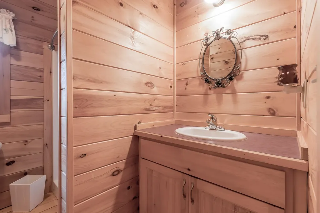 15 Daniel Drive Gardiner ME 04345