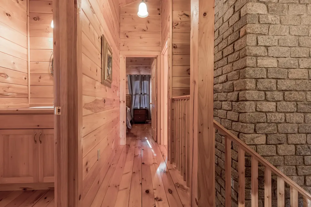 15 Daniel Drive Gardiner ME 04345