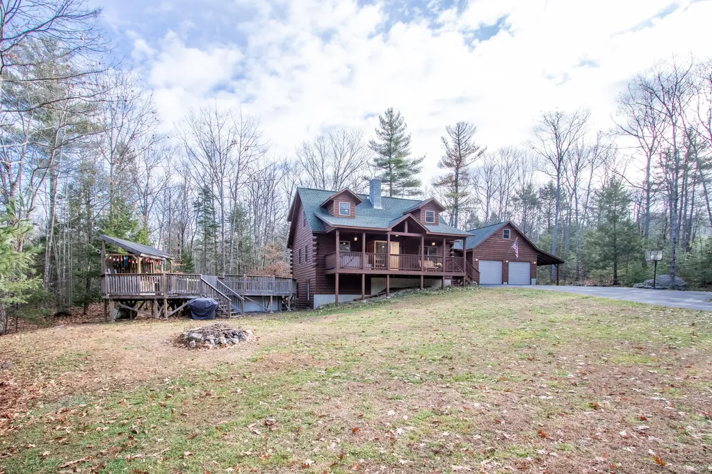 15 Daniel Drive Gardiner ME 04345