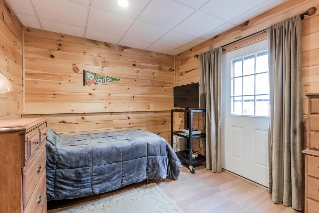 15 Daniel Drive Gardiner ME 04345