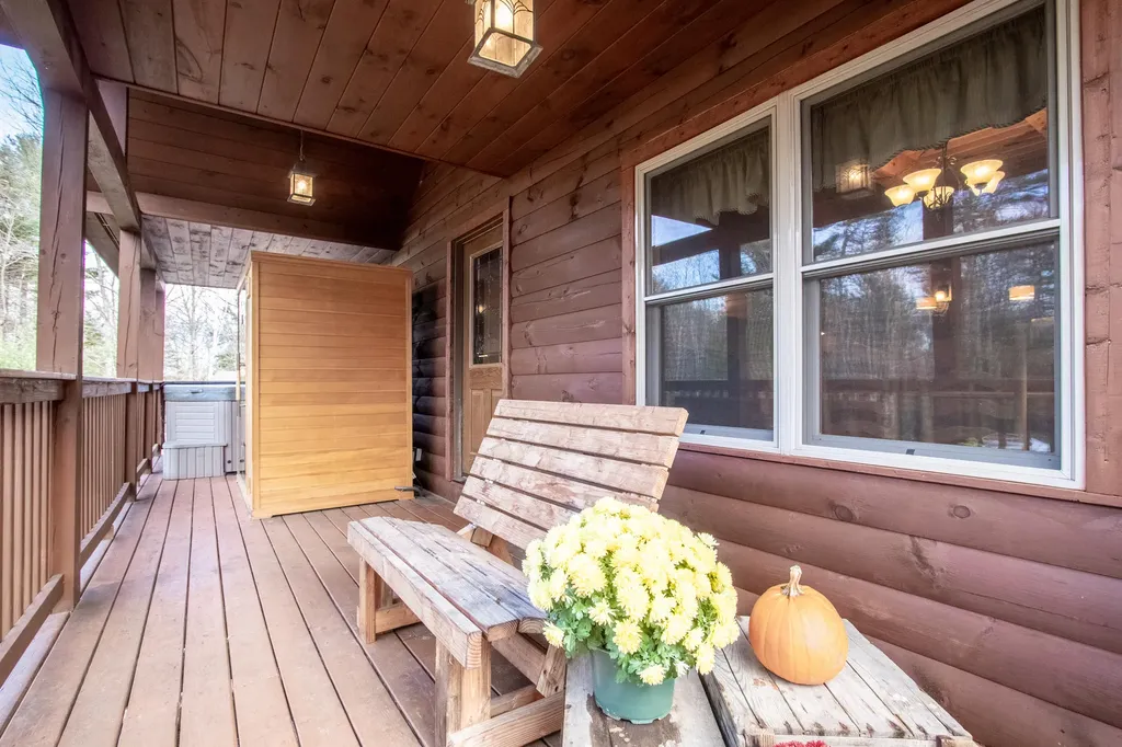 15 Daniel Drive Gardiner ME 04345