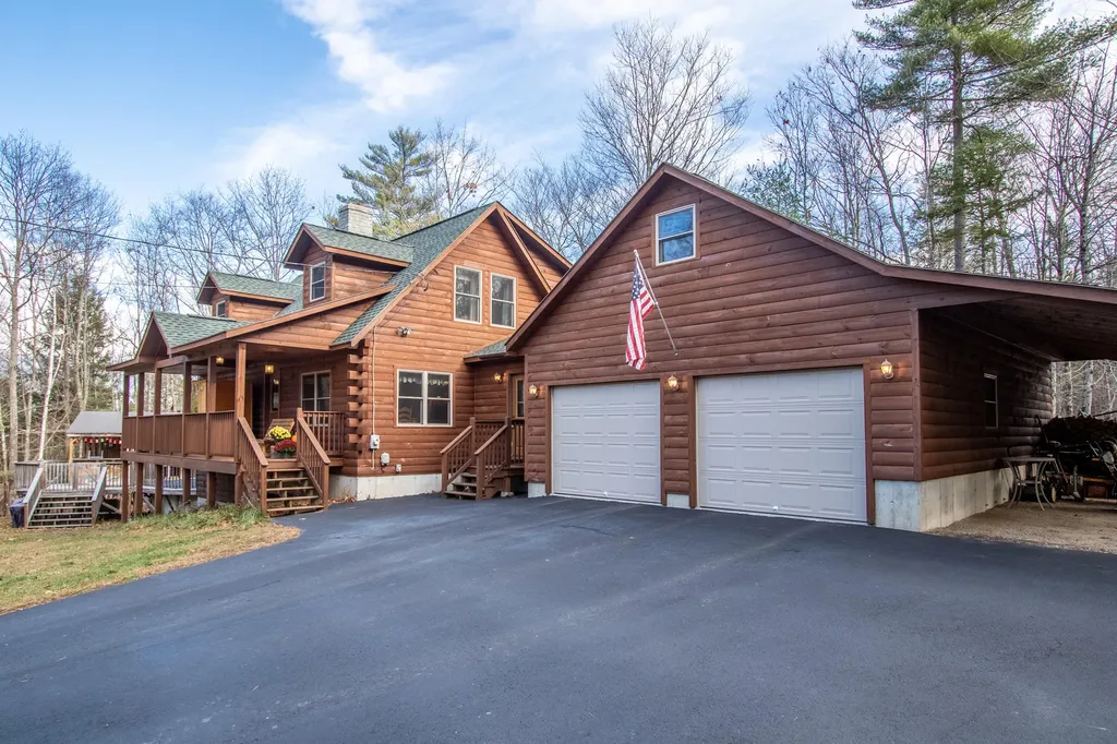 15 Daniel Drive Gardiner ME 04345