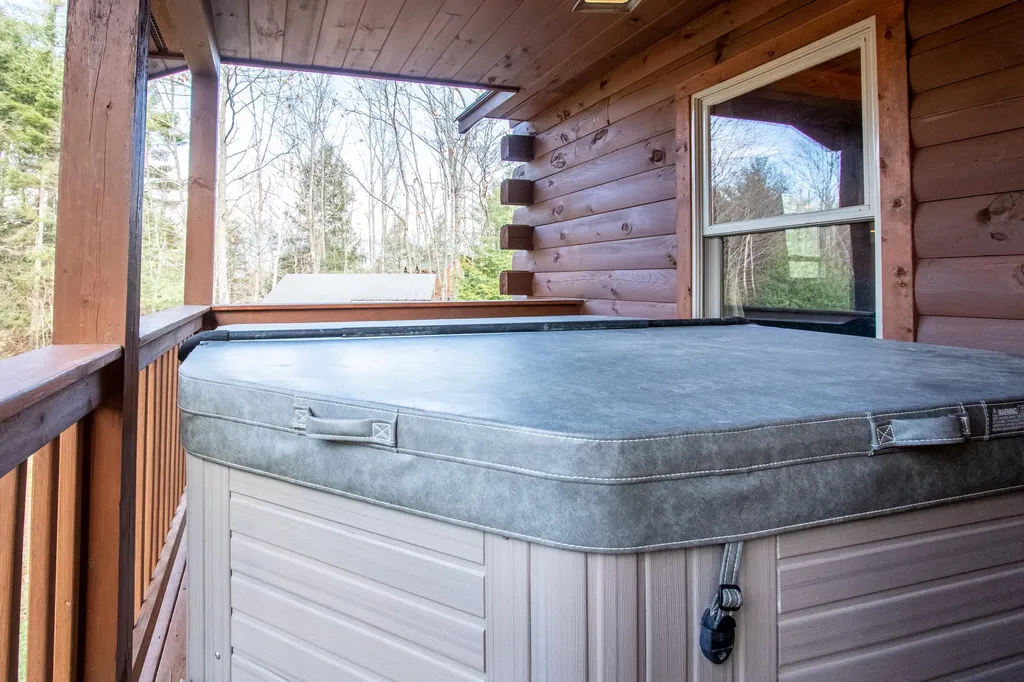15 Daniel Drive Gardiner ME 04345