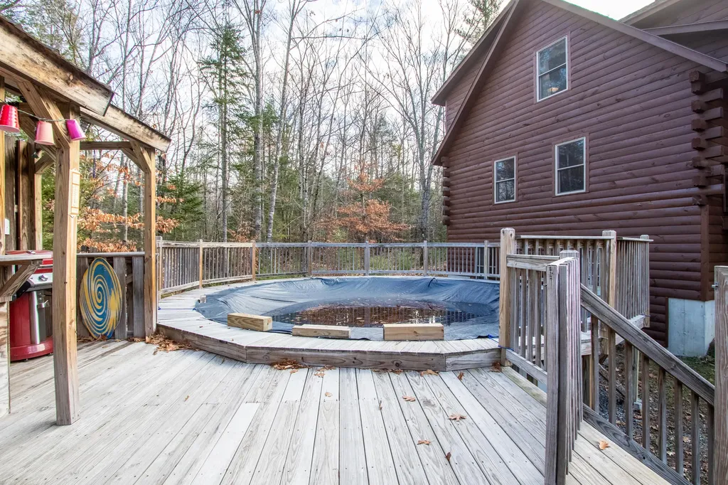 15 Daniel Drive Gardiner ME 04345