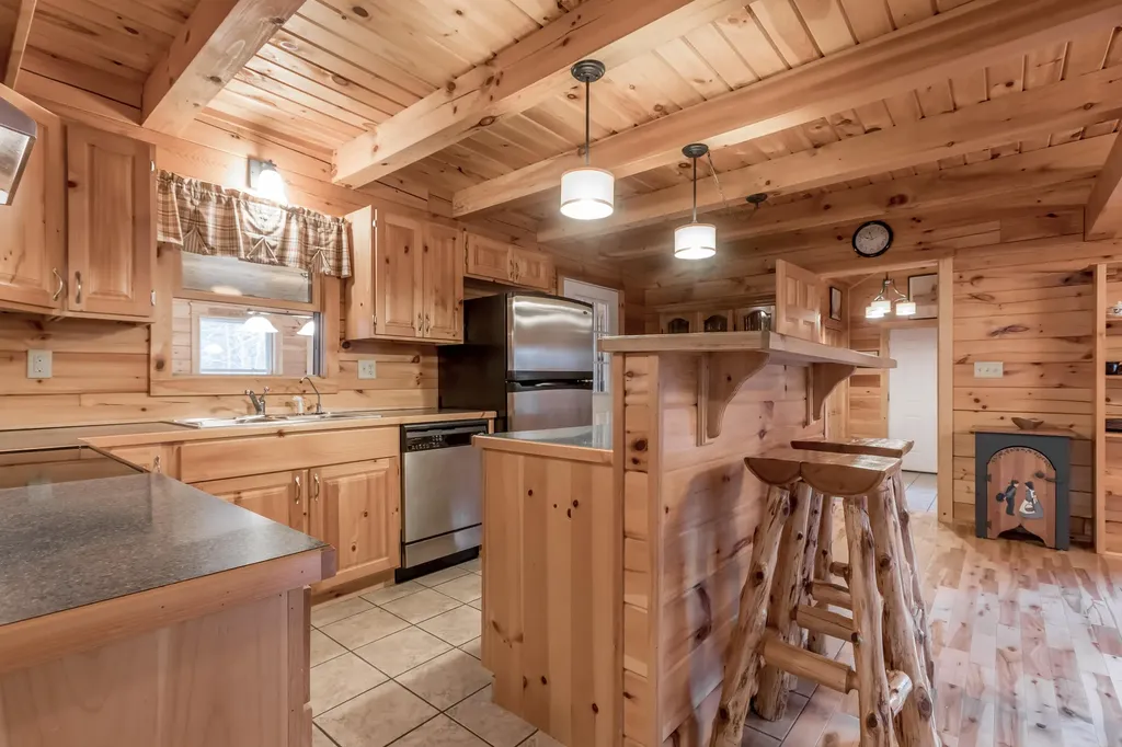 15 Daniel Drive Gardiner ME 04345