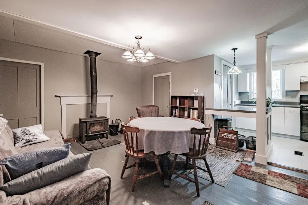 7 Old Union Road Washington ME 04574