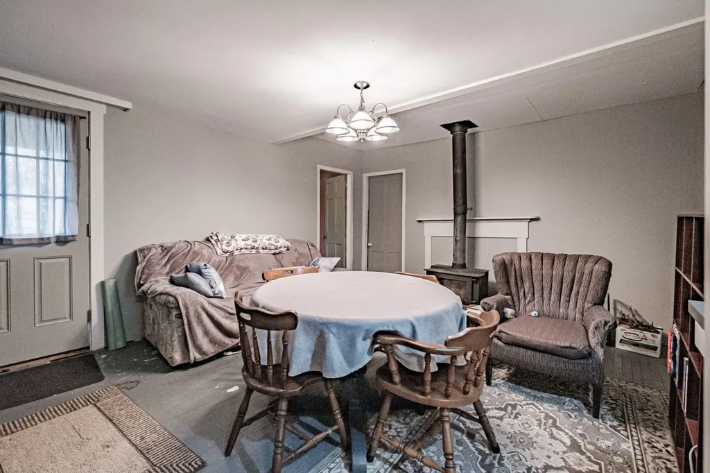 7 Old Union Road Washington ME 04574