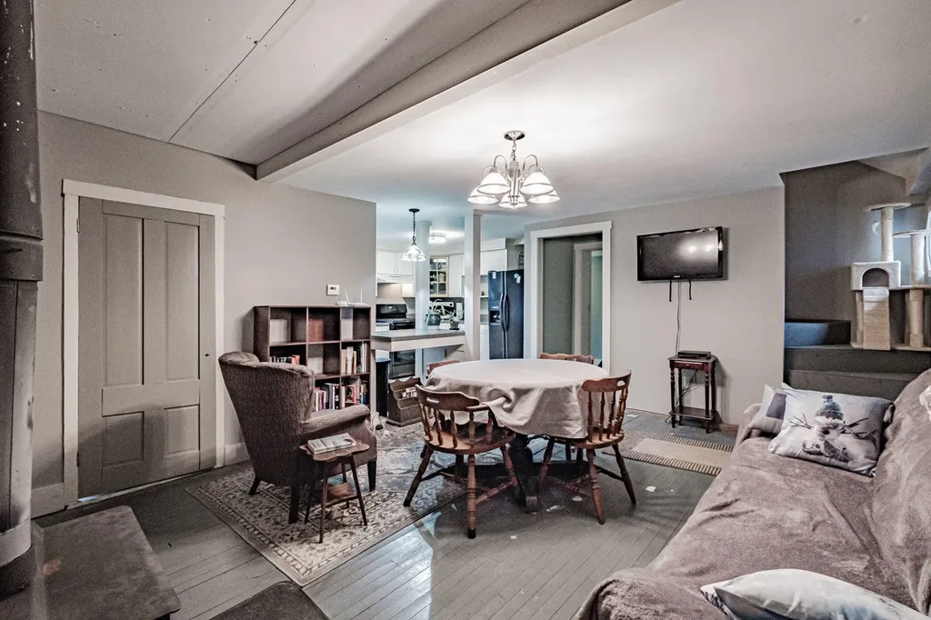 7 Old Union Road Washington ME 04574