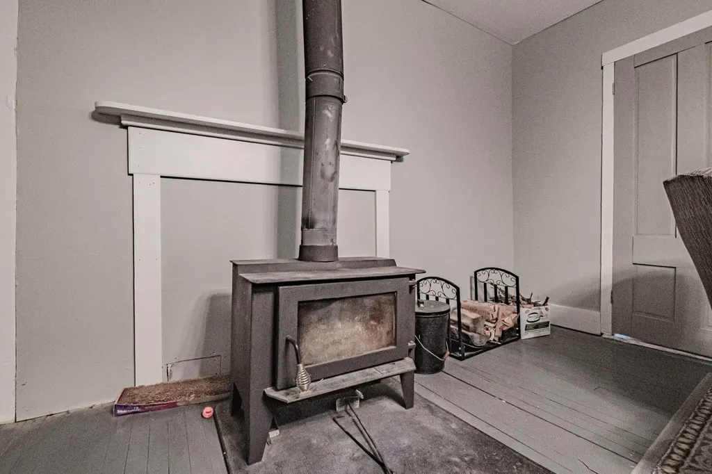 7 Old Union Road Washington ME 04574