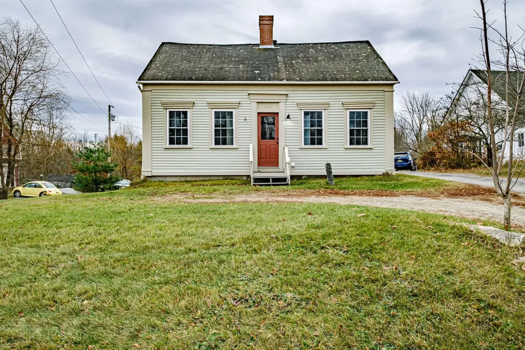 7 Old Union Road Washington ME 04574