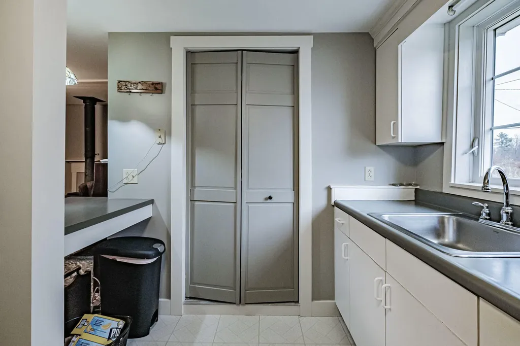 7 Old Union Road Washington ME 04574