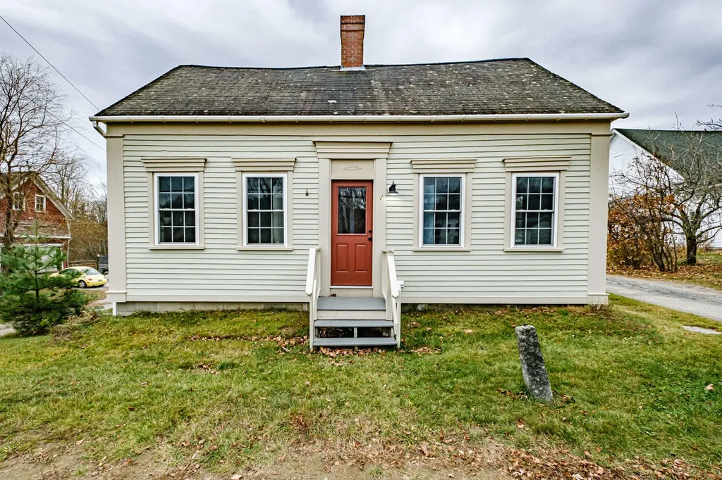 7 Old Union Road Washington ME 04574