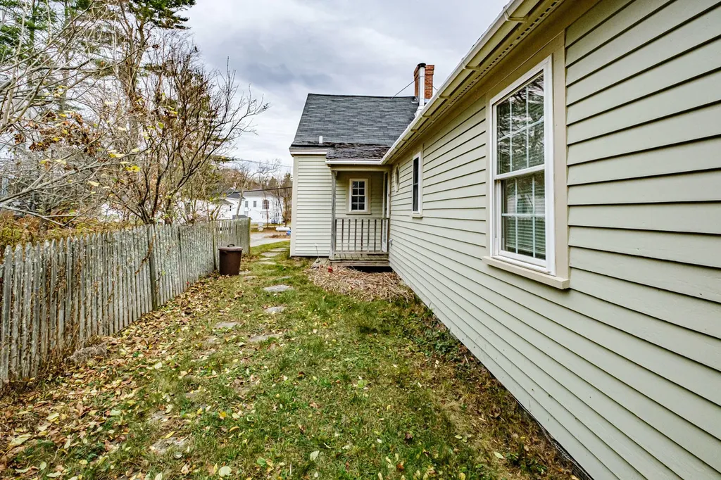 7 Old Union Road Washington ME 04574