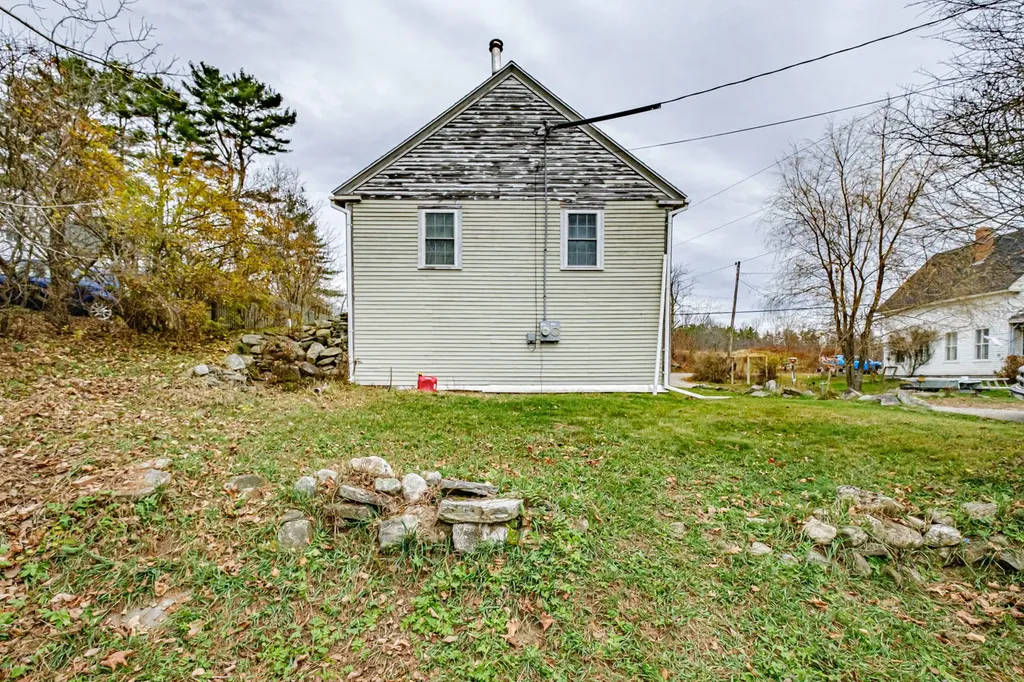 7 Old Union Road Washington ME 04574