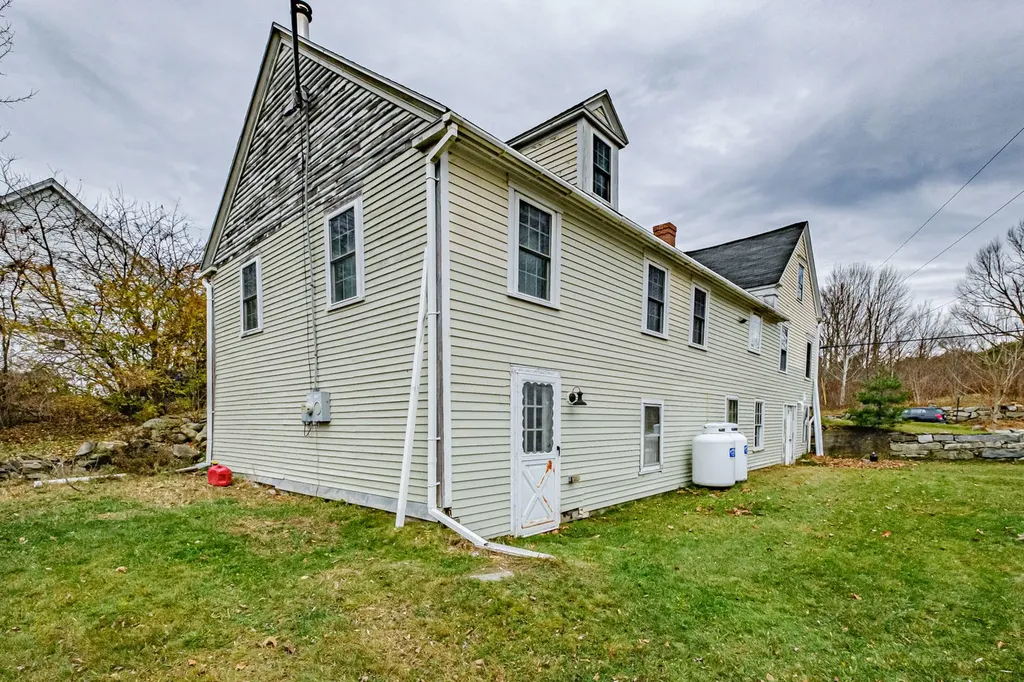 7 Old Union Road Washington ME 04574