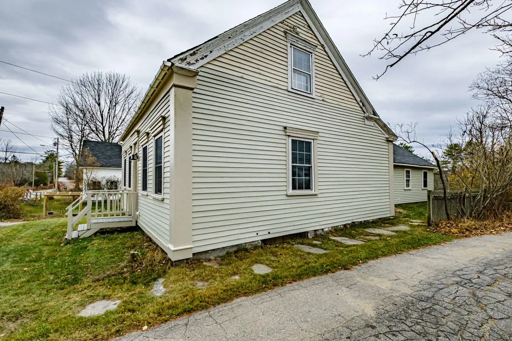 7 Old Union Road Washington ME 04574