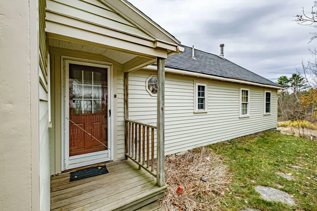7 Old Union Road Washington ME 04574
