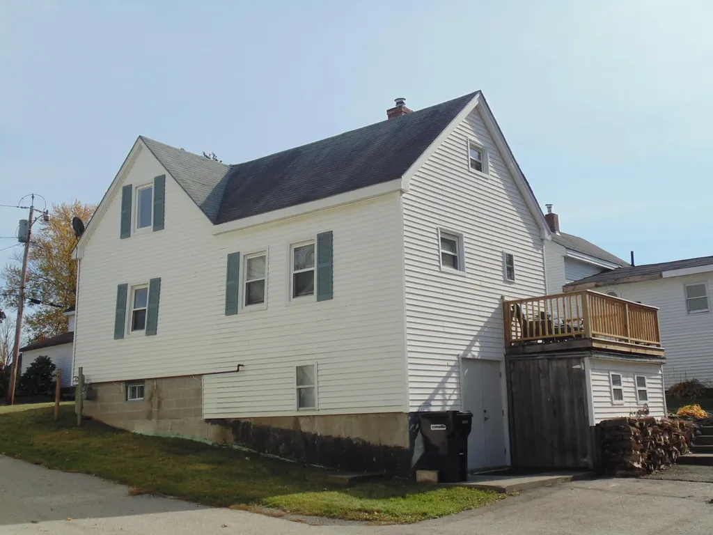 322 Grove Street Bangor ME 04401