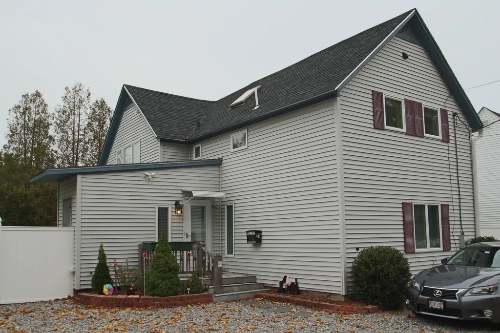 23 Tea Street Rockland ME 04841