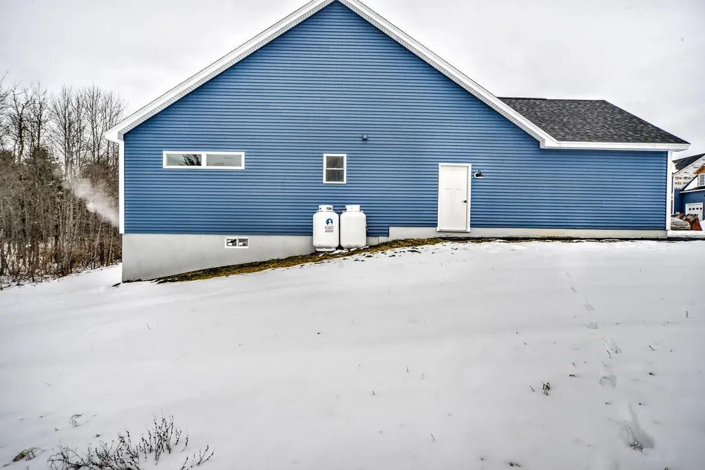 92 Fieldstone Drive Augusta ME 04330