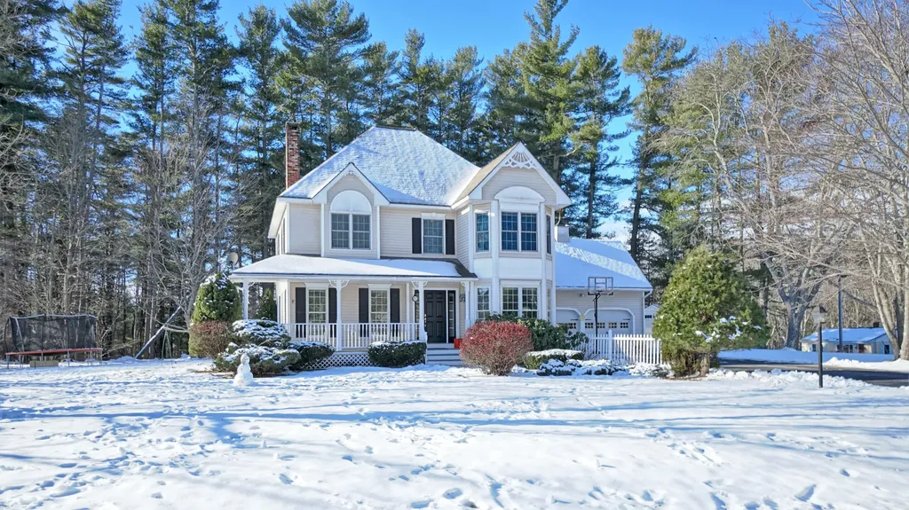 1 Twin Pond Road Topsham ME 04086