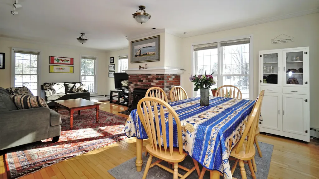 1 Twin Pond Road Topsham ME 04086