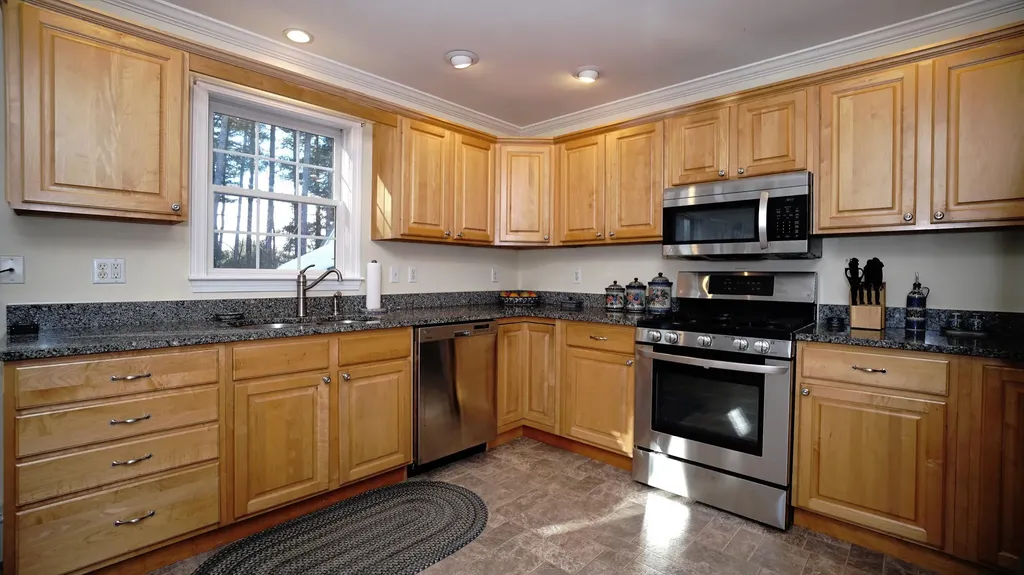 1 Twin Pond Road Topsham ME 04086