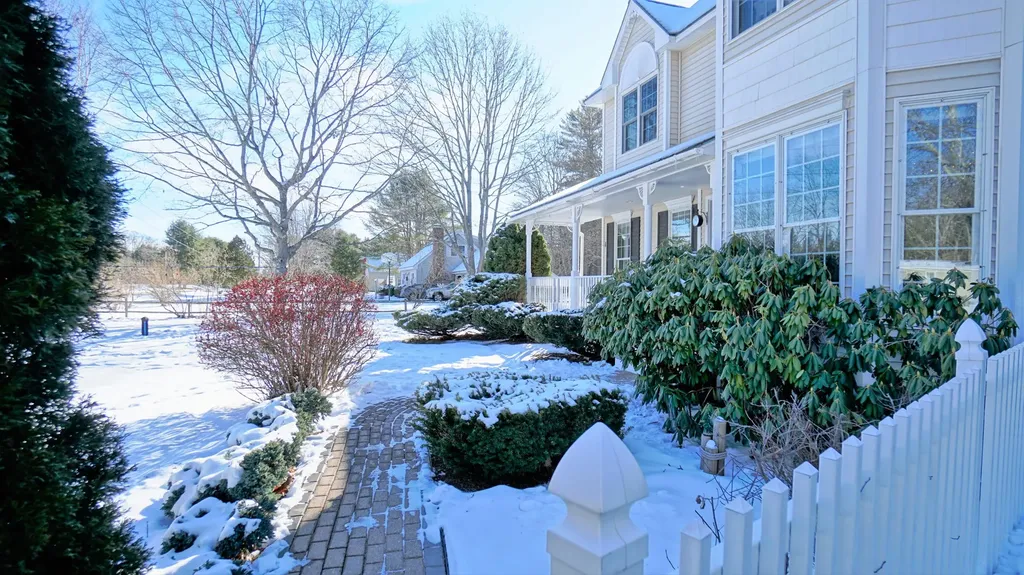 1 Twin Pond Road Topsham ME 04086
