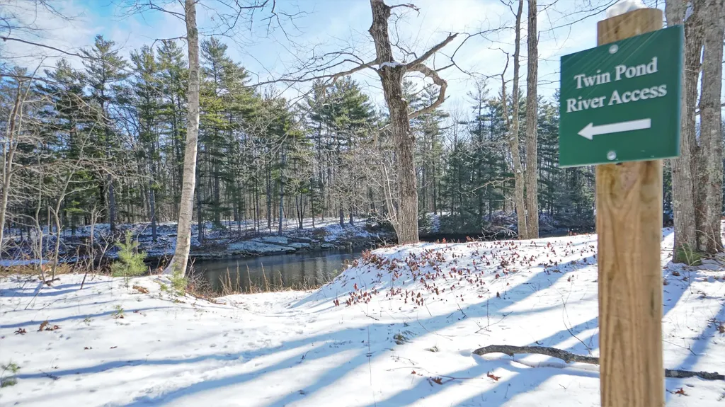 1 Twin Pond Road Topsham ME 04086
