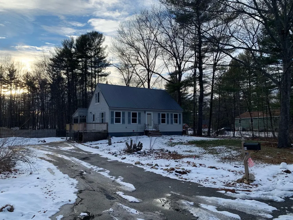 84 Hamlyn Drive Wells ME 04090