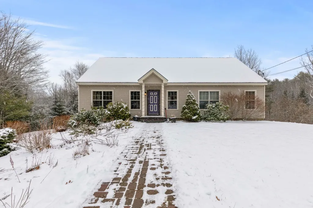 26 Borskis Way Wiscasset ME 04578