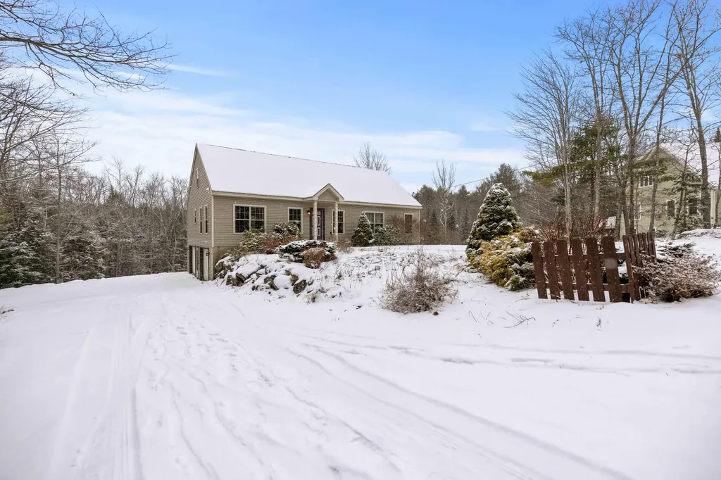 26 Borskis Way Wiscasset ME 04578